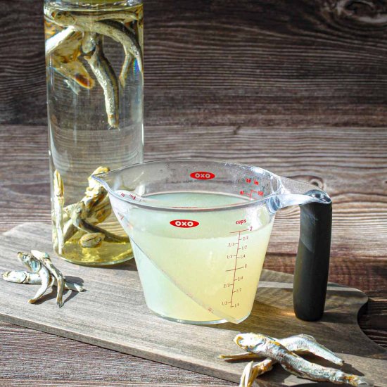 Niboshi Dashi (Iriko Anchovy Broth) - Recipe photo by givemeumami