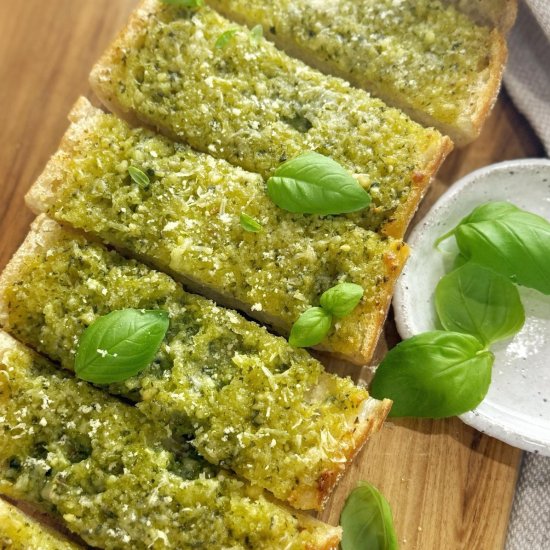 Pesto Garlic Bread - Recipe photo by chef not required