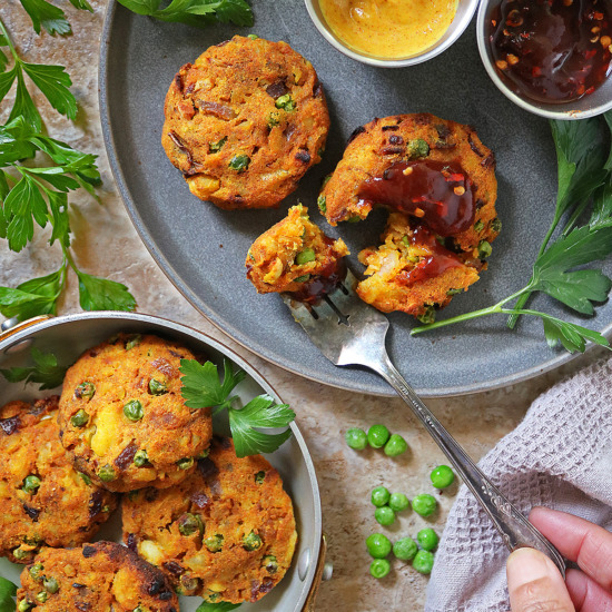 Easy Green Pea Patties - Recipe photo by SavorySpin