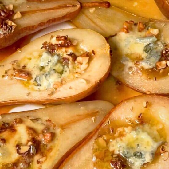 Easy Baked Gorgonzola Pears - Recipe photo by ccciorteanu