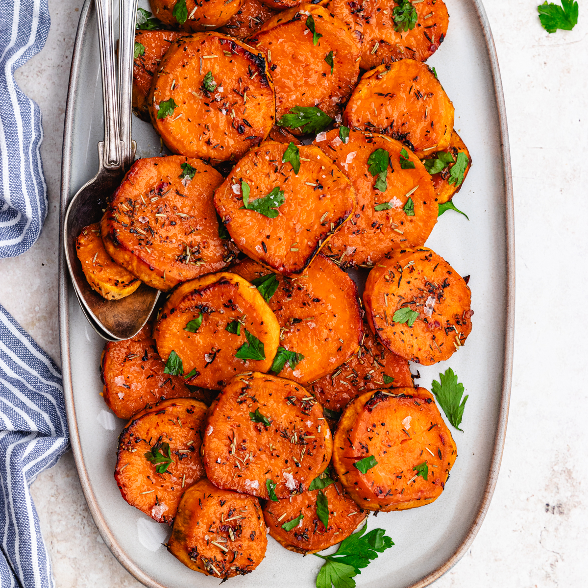 Baked sweet potato slices - Recipe photo by Thedeliciousplate
