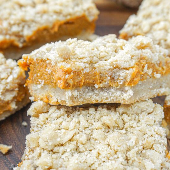 Pumpkin Pie Shortbread Crumb Bars - Recipe photo by livslittlemuffins