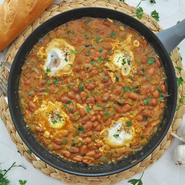 Spanish Pinto Beans and Eggs - Recipe photo by Spain on a Fork