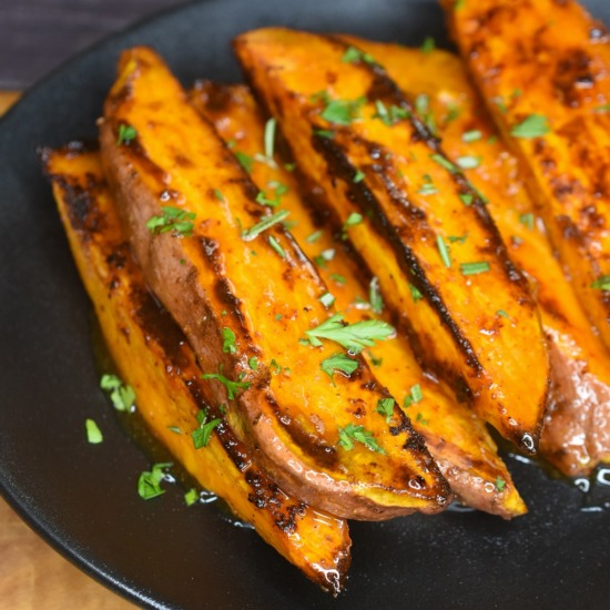 Hot Honey Sweet Potato Wedges - Recipe photo by soufflebombay