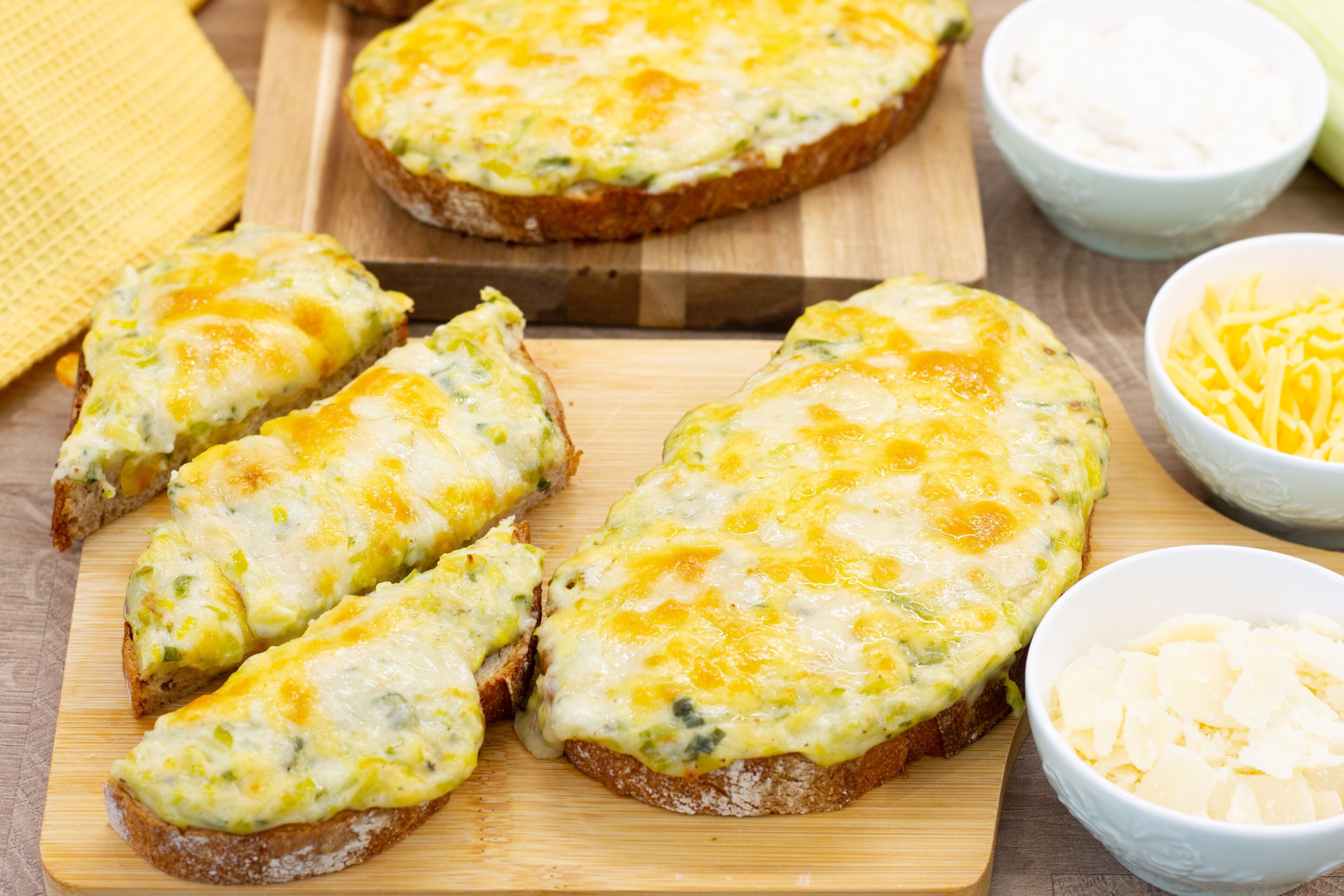 Hot Sandwiches with Leek and Cheese - Recipe photo by mecooks.com