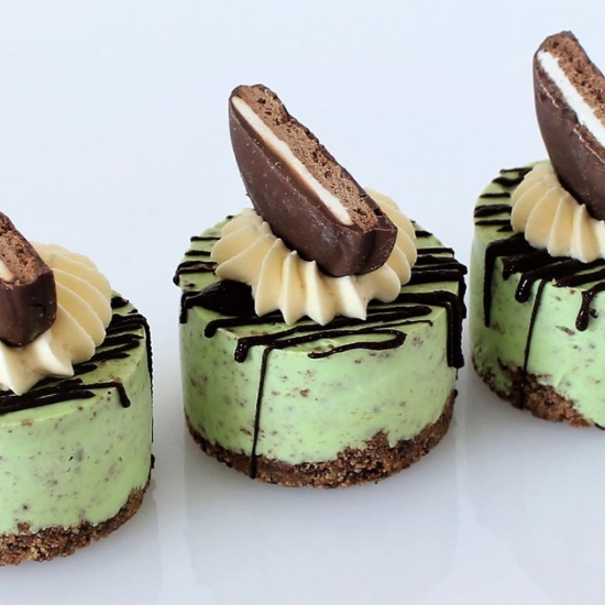 Mint Chocolate Chip Mini Cheesecake - Recipe photo by Cupcake Savvys Kitchen