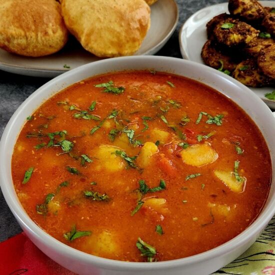 Aloo Tamatar Ki Sabji - Recipe photo by livingsmartandhealthy