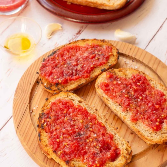 Spanish Tomato Bread - Recipe photo by Discover Spain Today