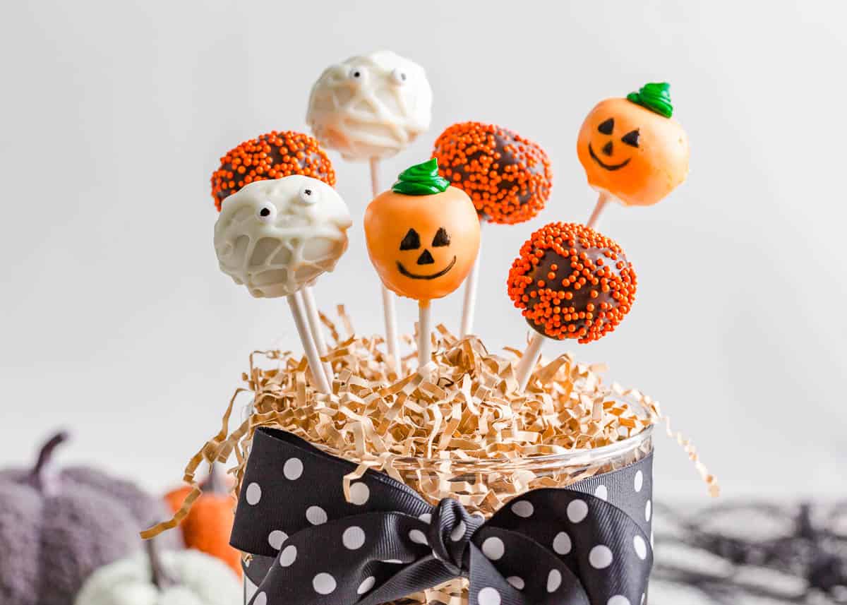 Halloween Cake Pops - Recipe photo by I Heart Naptime