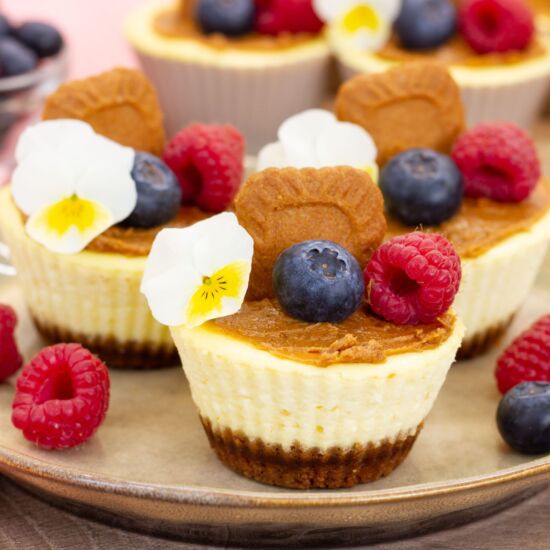 Lotus Biscoff Mini Cheesecakes - Recipe photo by mecooks.com