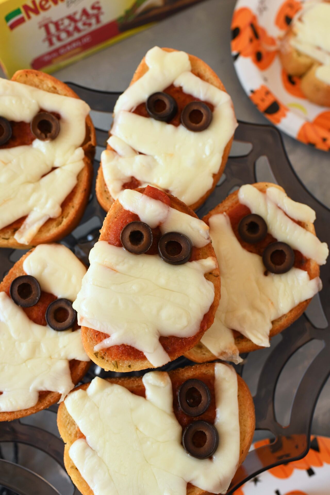 Mummy Garlic Bread Toasts - Recipe photo by SizzlingEats