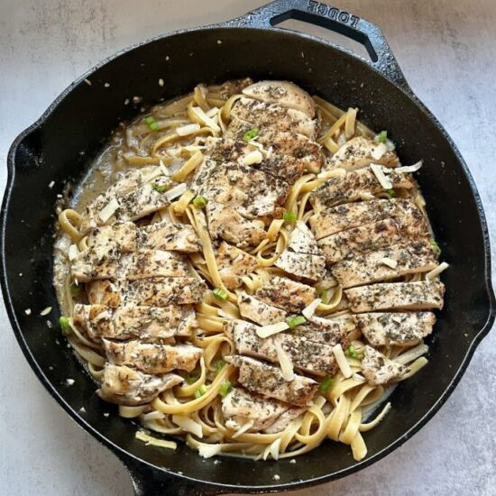 Garlic Chicken Pasta - Recipe photo by thewholesomespoonblog