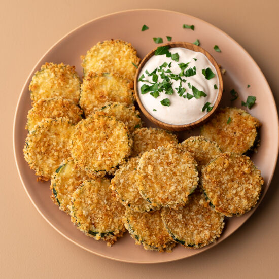 Crispy Baked Zucchini Chips - Recipe photo by peasandcrayons