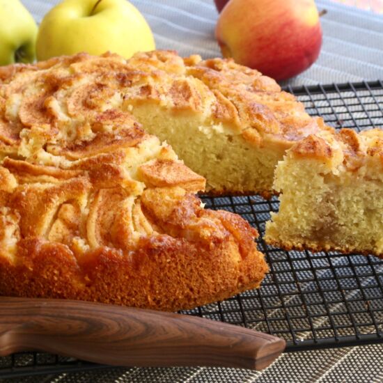 Apple and Coconut Cake - Recipe photo by Rachida