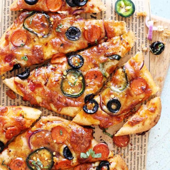 Hot Honey Flatbread Pizza - Recipe photo by chilitochoc