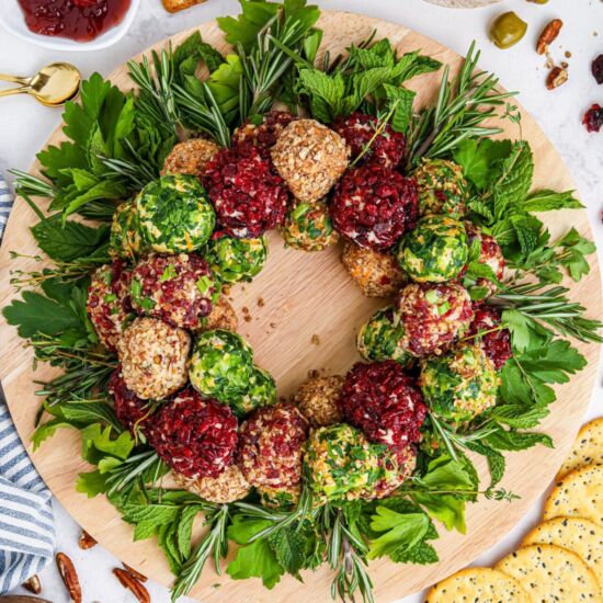 Mini Cheeseballs Wreath - Recipe photo by WonkyWonderful