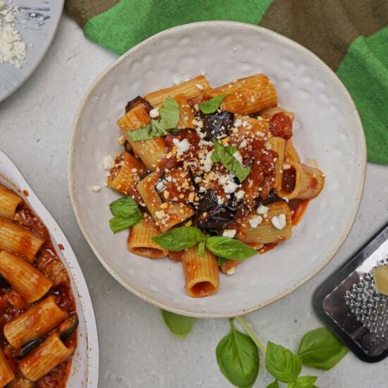 Rigatoni alla Norma: Eggplant Pasta - Recipe photo by Vegtasty