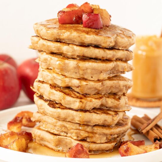 Vegan Apple Cinnamon Pancakes - Recipe photo by Marinela
