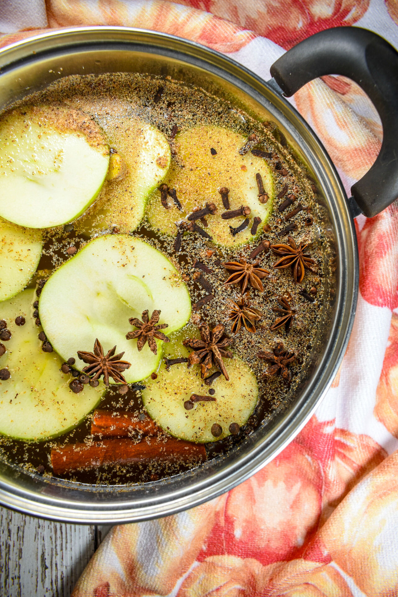 Pumpkin Spice Simmer Pot - Recipe photo by bastecutfold