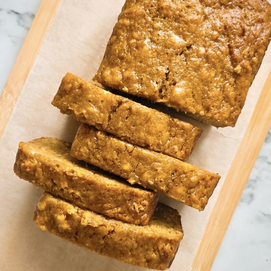 Easy 4-Ingredient Banana Bread - Recipe photo by TheButteryFairytale