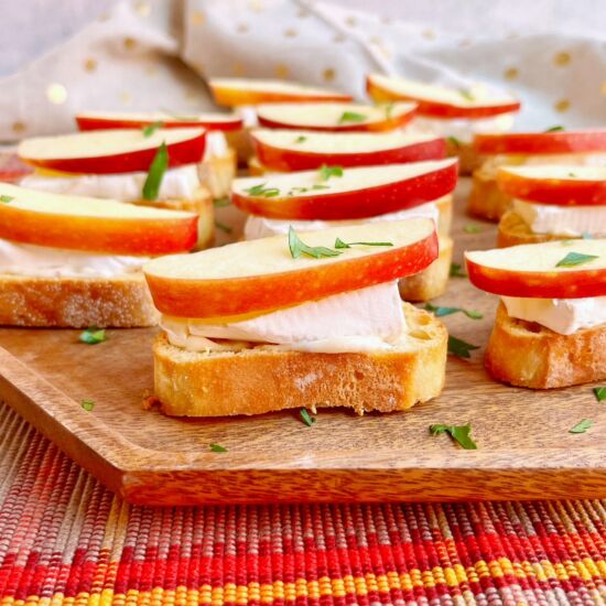 Apple Brie Crostini - Recipe photo by theyummymuffin02