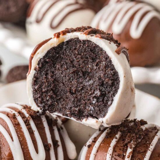 Easy Oreo Truffles - Recipe photo by Tessies Table