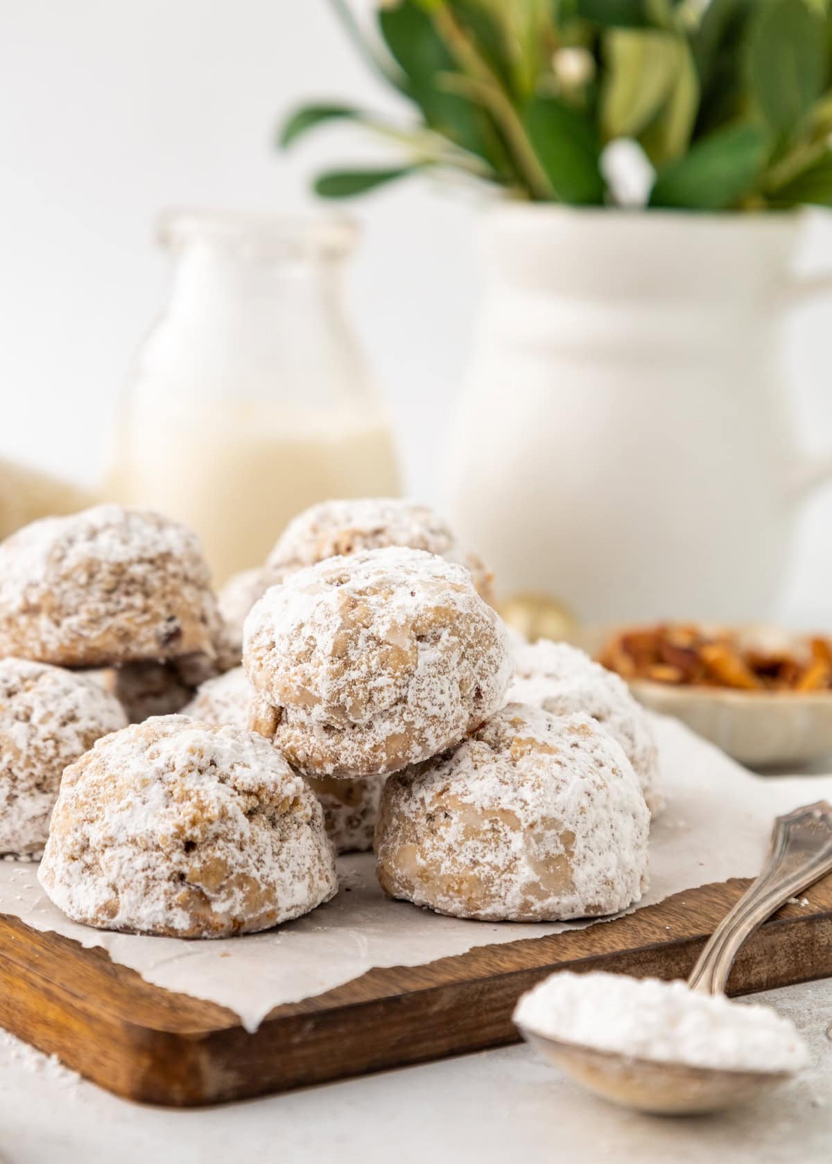 Pecan Snowball Cookies - Recipe photo by livingchirpy
