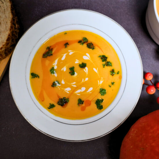 Pumpkin Soup (Classic or Vegan) - Recipe photo by Keep Up Cooking