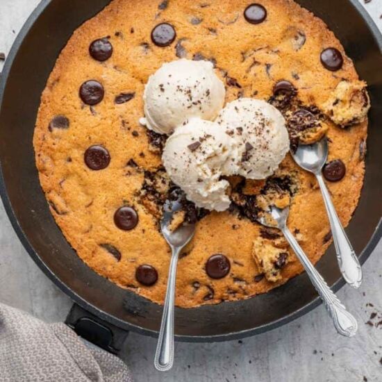 Chocolate Chip Skillet Cookie - Recipe photo by jenn@cookwhatyoulove.com