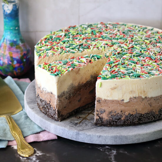 Mom's Ice Cream Cake - Recipe photo by ChocoholicAnonymous