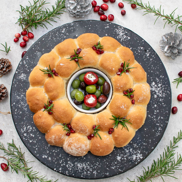 Pull Apart Bread Roll Wreath - Recipe photo by theflexitarian