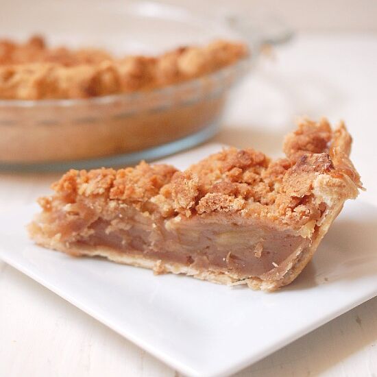 Apple Crumble Pie - Recipe photo by evabakes