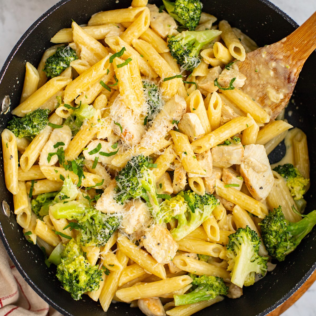 Chicken Pasta Alfredo With Broccoli - Recipe photo by IrenaMacri