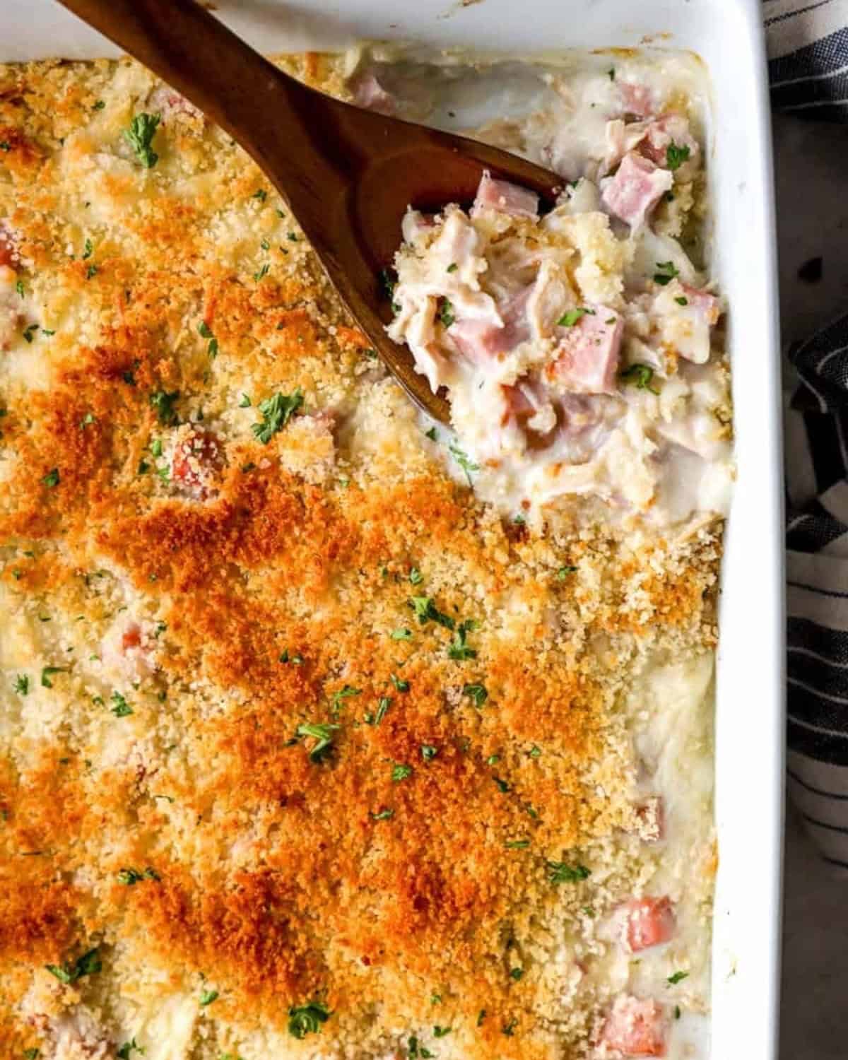 Chicken Cordon Bleu Casserole - Recipe photo by Easy Chicken Recipes