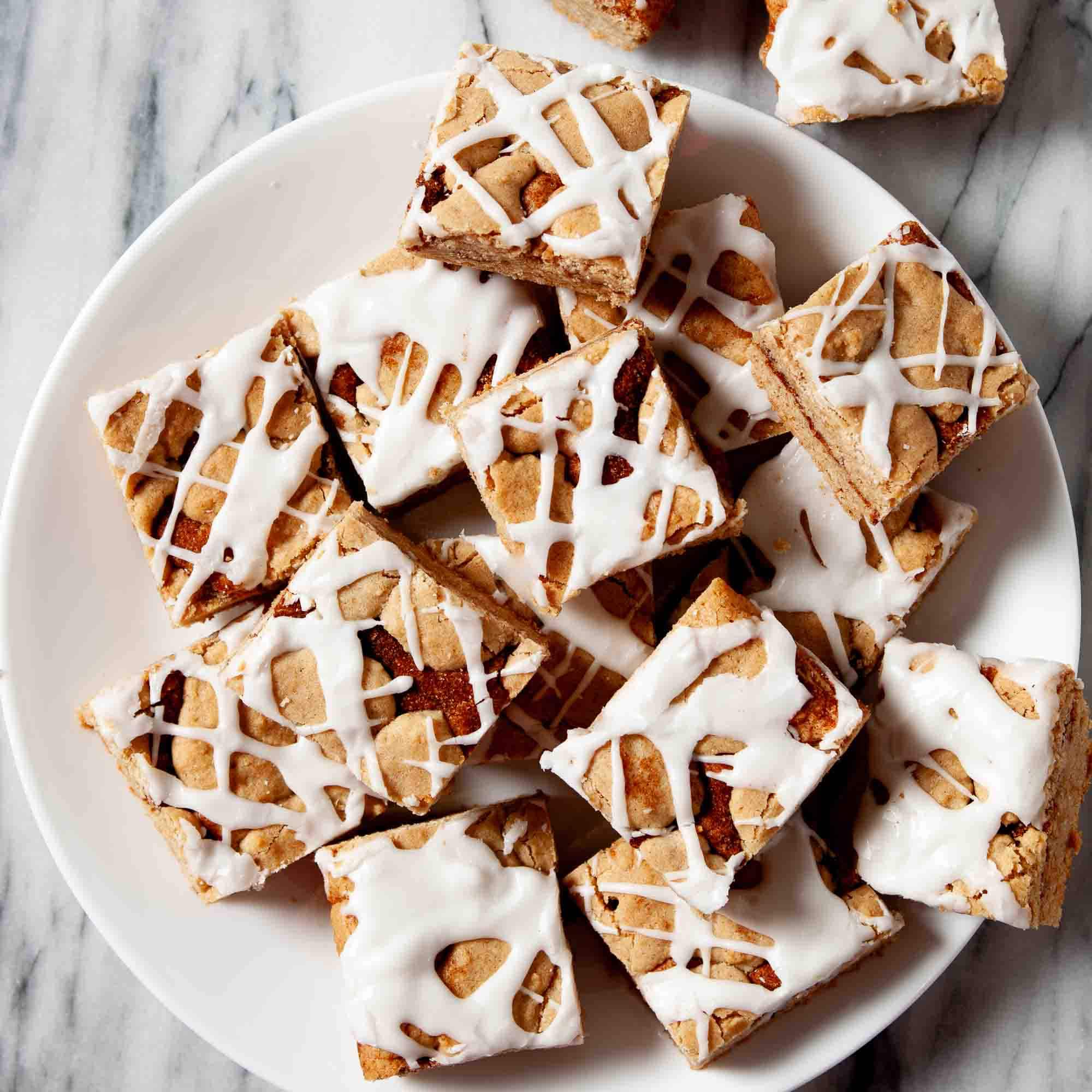 Snickerdoodle Bars - Recipe photo by chewoutloud