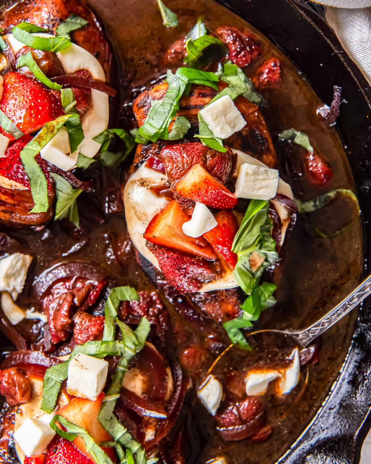 Strawberry Balsamic Chicken - Recipe photo by Easy Chicken Recipes