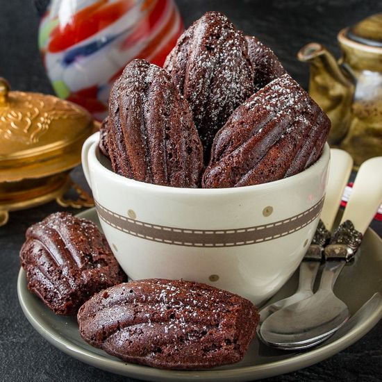 Double Chocolate Madeleines - Recipe photo by MildN