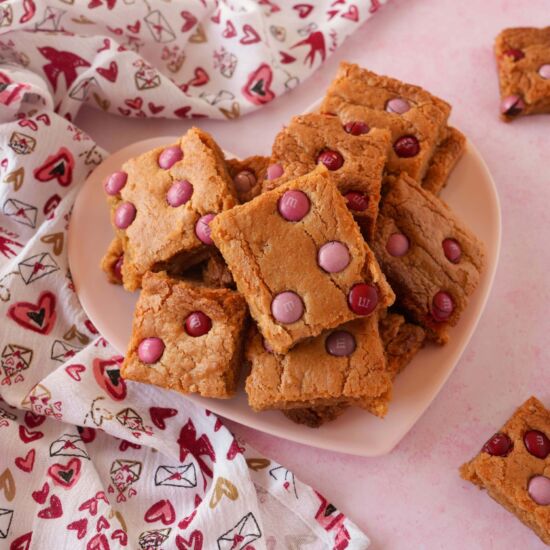 Valentine's Peanut Butter Blondies - Recipe photo by Savvysavingcouple