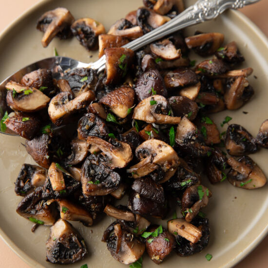 Garlic Roasted Mushrooms - Recipe photo by peasandcrayons