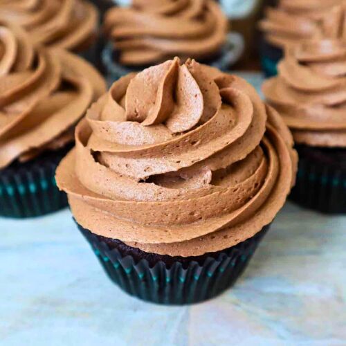 Chocolate Buttercream Frosting - Recipe photo by goldengracekitchen