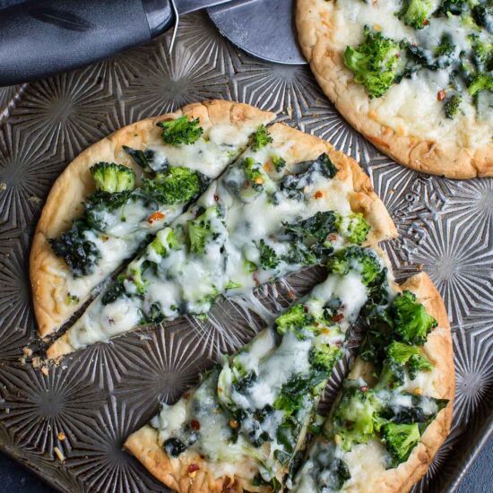 Broccoli Kale Flatbread Pizza - Recipe photo by peasandcrayons