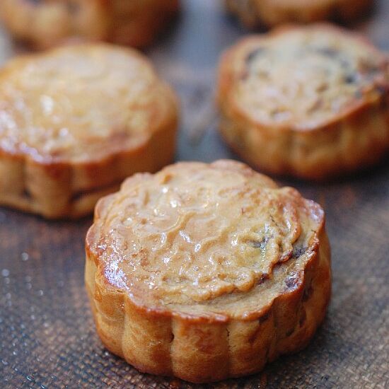 Chinese Moon Cakes - Recipe photo by evabakes