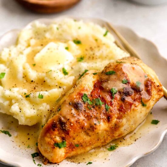 Creamy Chicken and Mashed Potatoes - Recipe photo by Easy Chicken Recipes