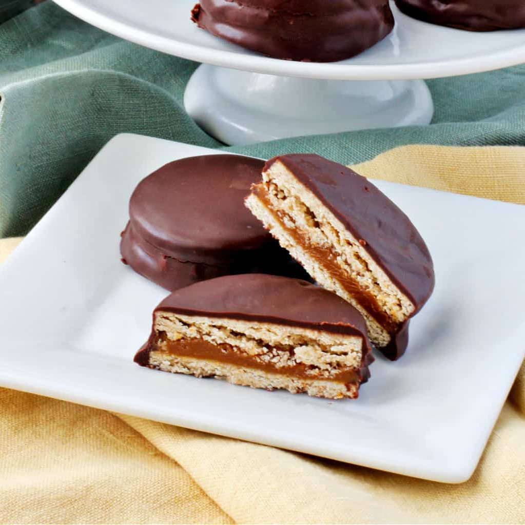 Chocolate Covered Sandwich Cookies - Recipe photo by karenskitchenstories