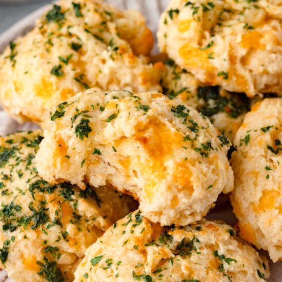 Cheddar Bay Biscuits - Recipe photo by LittleChefWithin
