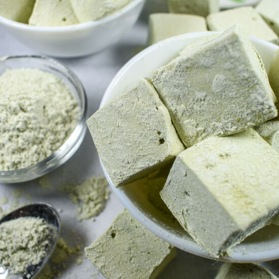 Matcha Marshmallows - Recipe photo by bastecutfold