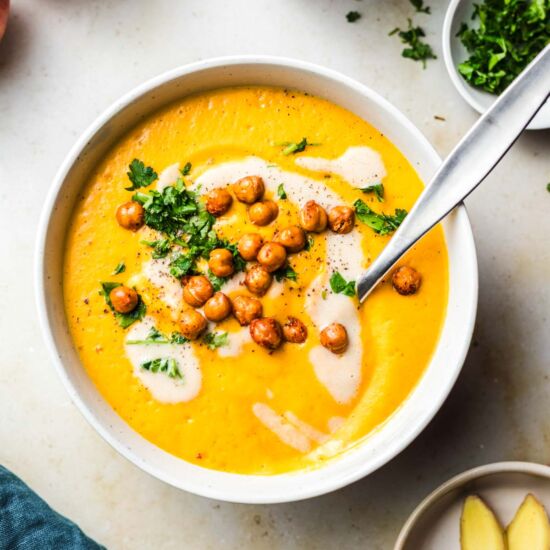 Vegan Carrot Ginger Soup With Apple - Recipe photo by veggiejam