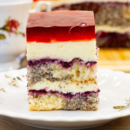 “Messed Up” Cake - Recipe photo by mecooks.com
