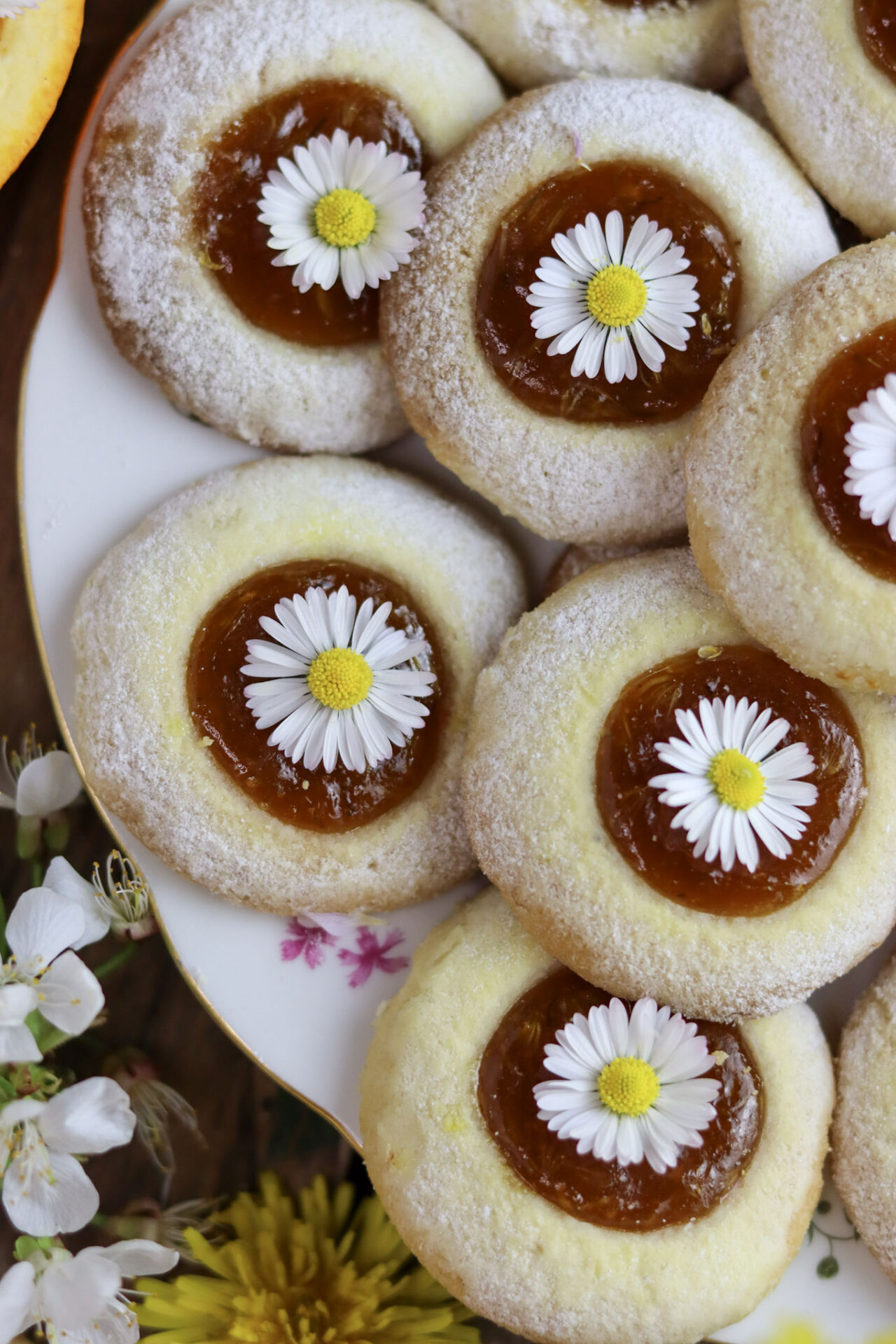 Dandelion Apricot Cookies - Recipe photo by Food Nutters