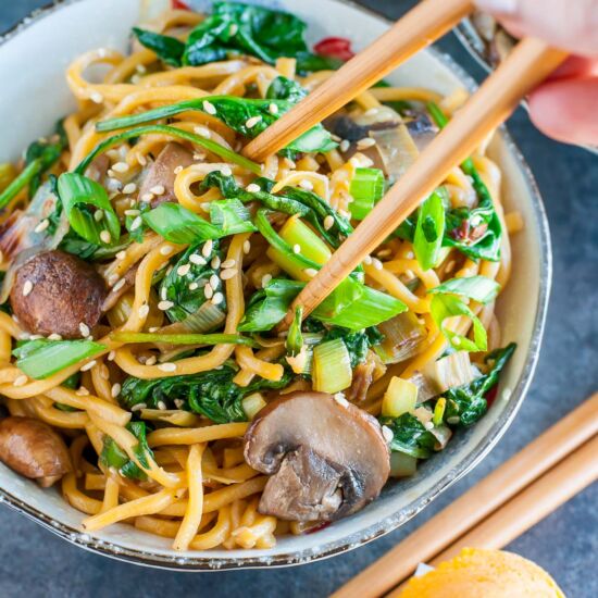 Vegan Noodle Bowls - Recipe photo by peasandcrayons